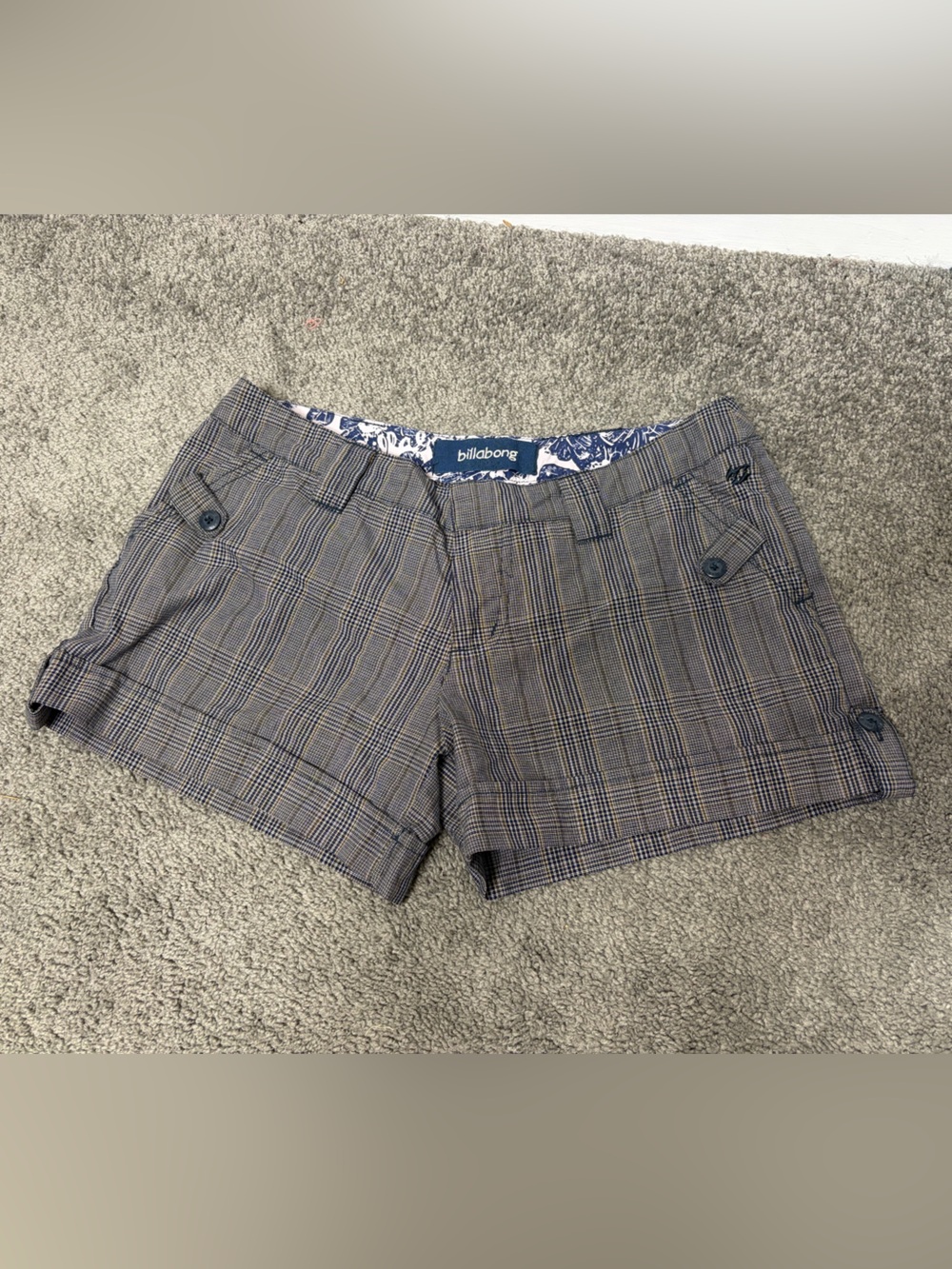 Y2K low rise vintage Billabong Plaid Shorts in Brown and Gray